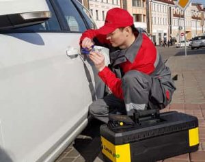 Как открыть дверь Опель Астра