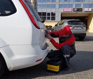 вскрытие багажника авто